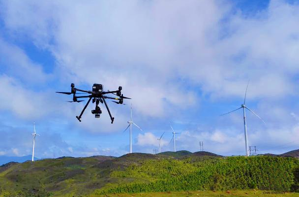 無人機(jī)巡檢應(yīng)用于風(fēng)電行業(yè)的優(yōu)勢(shì)有哪些？(圖1)