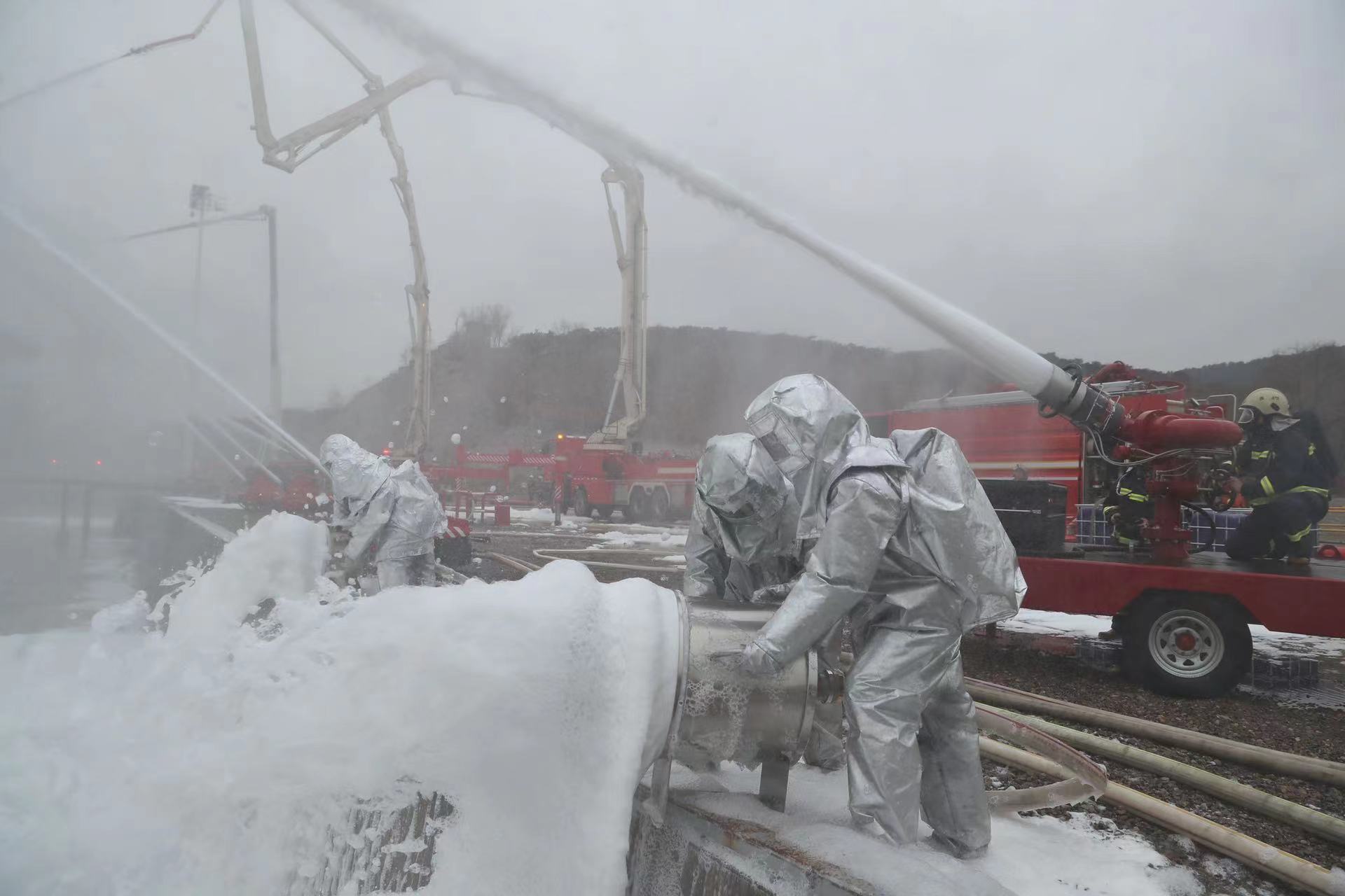 無(wú)人機(jī)大顯身手 北京火災(zāi)現(xiàn)場(chǎng)應(yīng)急救援演練成功(圖1)