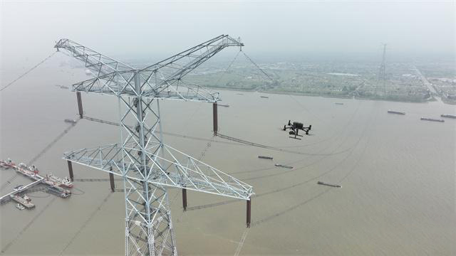 無人機(jī)自動巡檢已覆蓋江蘇重要輸電線路(圖1)
