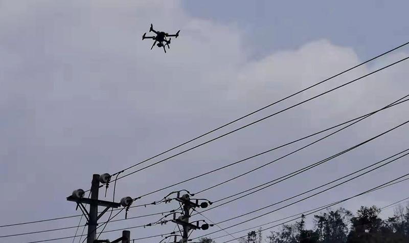 無人機紅外測溫助力陜西寶雞電網安穩運行(圖1)