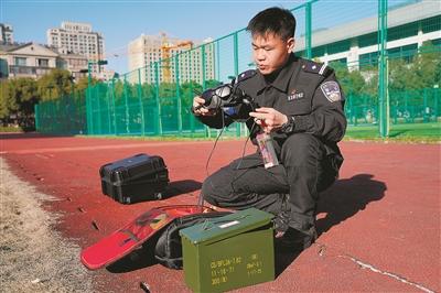 警用無人機時代已至，王牌“飛行員”圓夢(圖1)